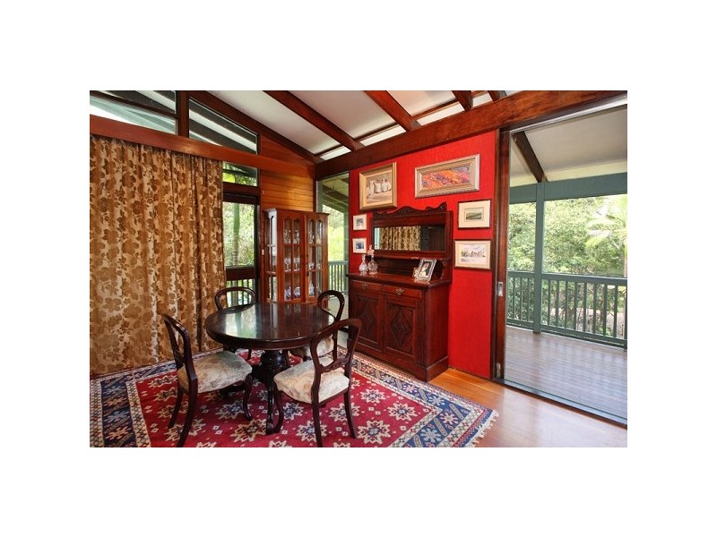 9 Aldergrove Street, Chapel Hill QLD 4069