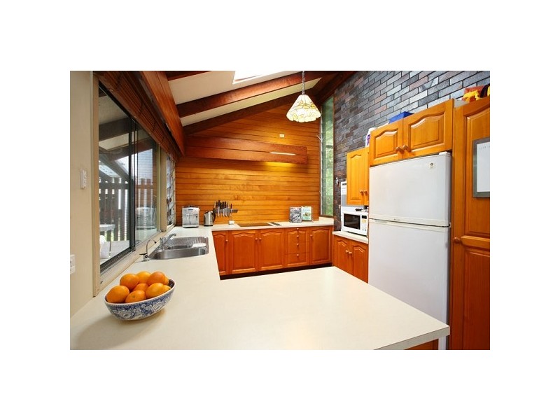 9 Aldergrove Street, Chapel Hill QLD 4069