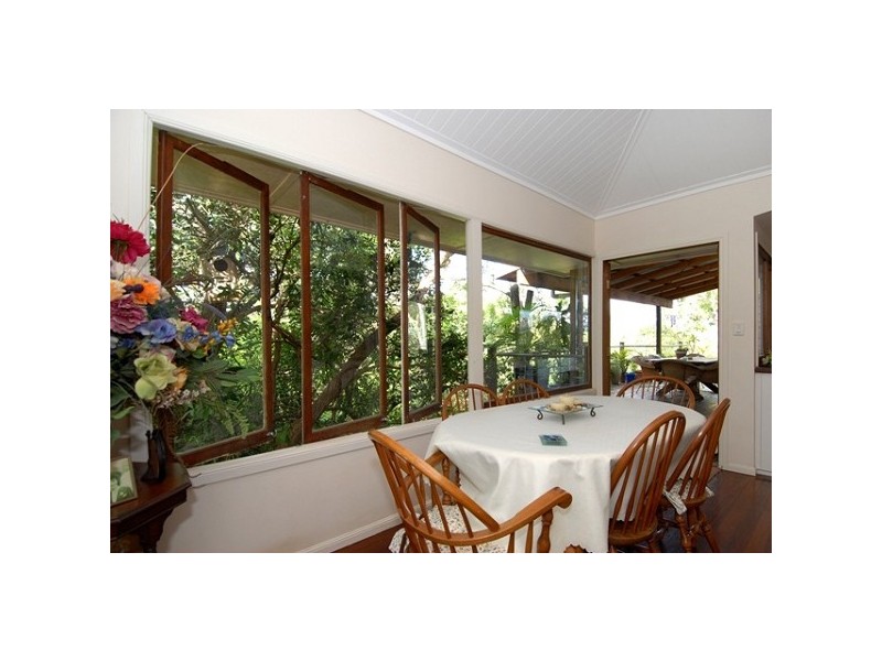 19 Burbong Street, Chapel Hill QLD 4069