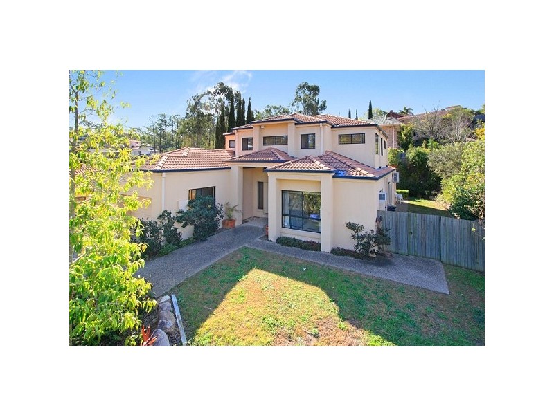 2 Evergreen Close, Kenmore QLD 4069