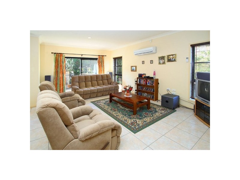 2 Evergreen Close, Kenmore QLD 4069