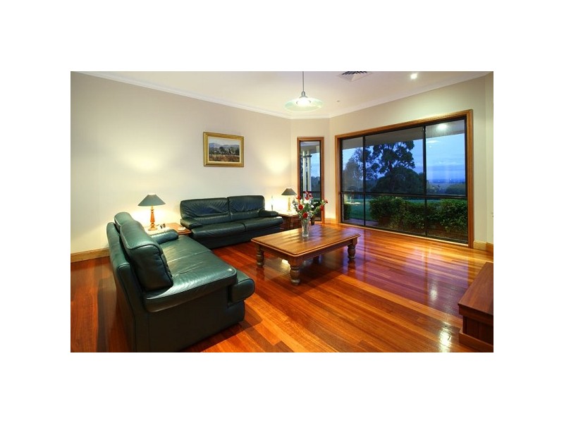 7 Millbrook Drive, Pullenvale QLD 4069