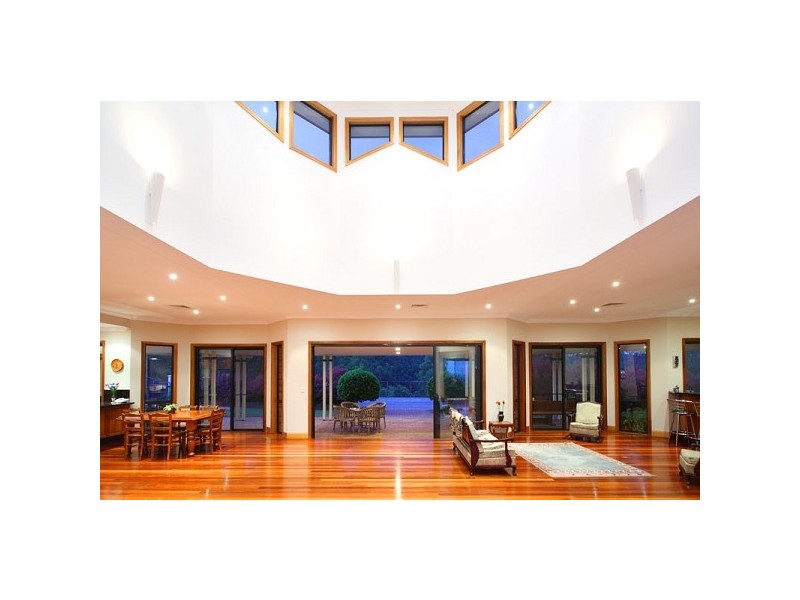 7 Millbrook Drive, Pullenvale QLD 4069