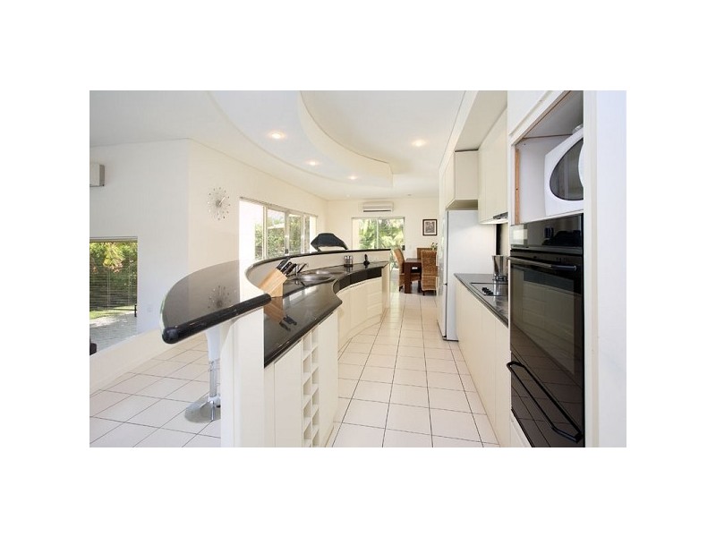 14 Martens Place, Brookfield QLD 4069