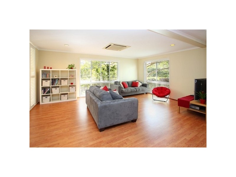 5 Hoana Place, Kenmore QLD 4069