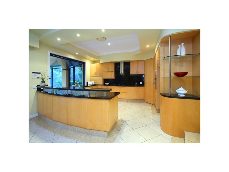 353 Brookfield Road, Kenmore Hills QLD 4069