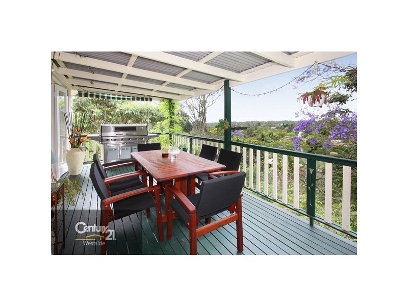 32 Cedarleigh Road, Kenmore QLD 4069