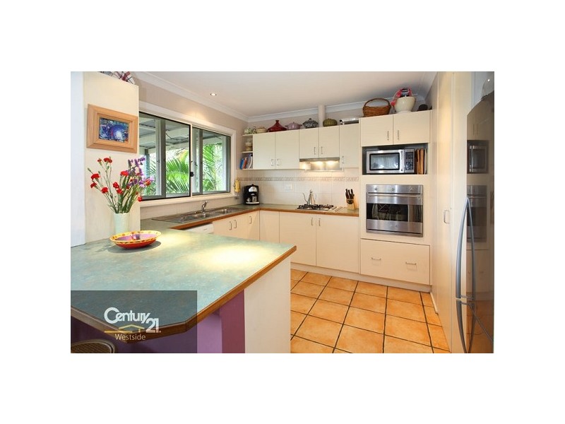 32 Cedarleigh Road, Kenmore QLD 4069