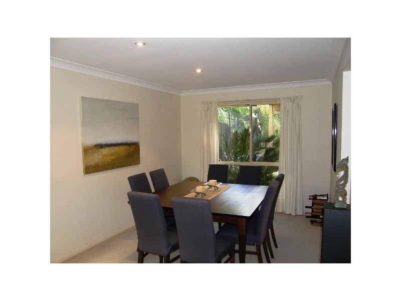 7 McConnell Crescent, Brookfield QLD 4069