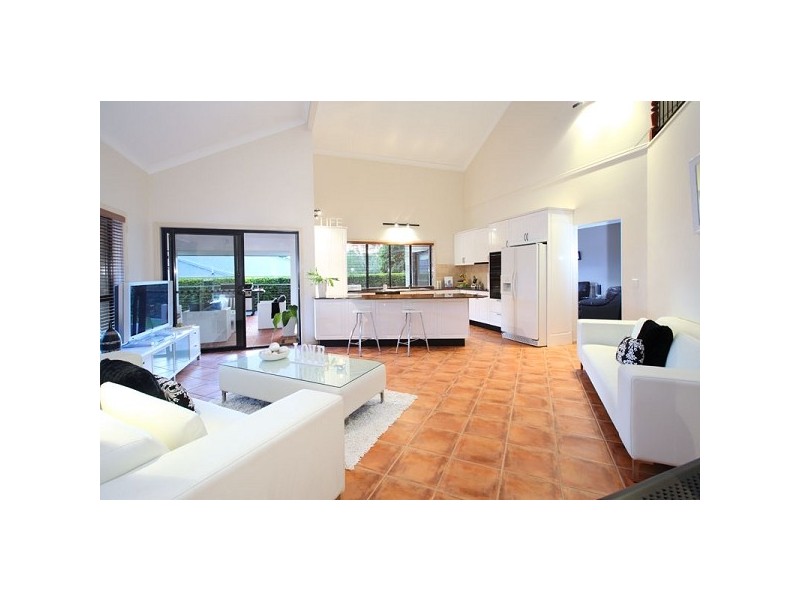 41 Regency Place, Kenmore Hills QLD 4069