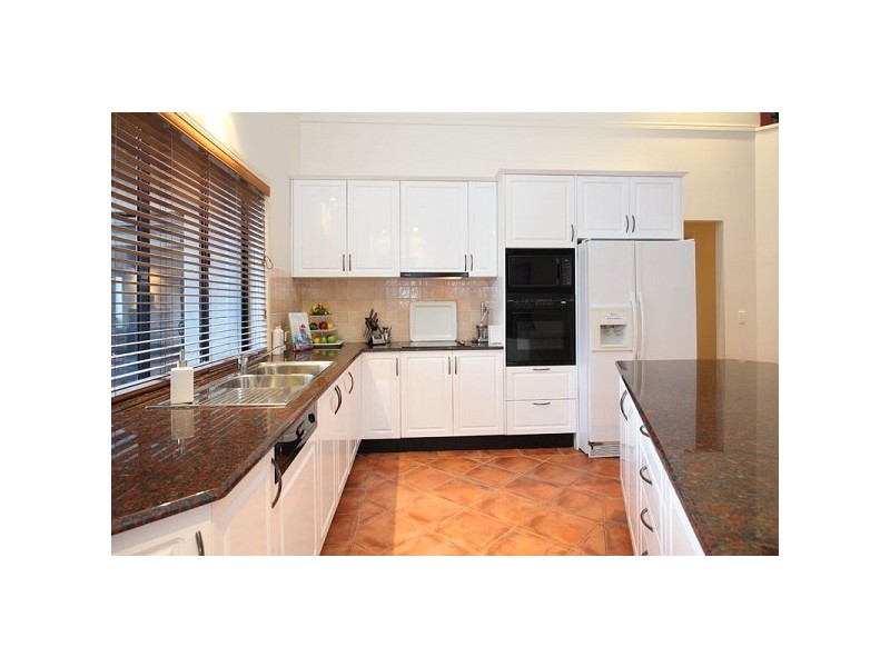 41 Regency Place, Kenmore Hills QLD 4069