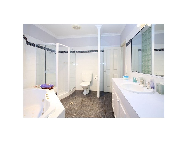 1 River Park Place, Fig Tree Pocket QLD 4069