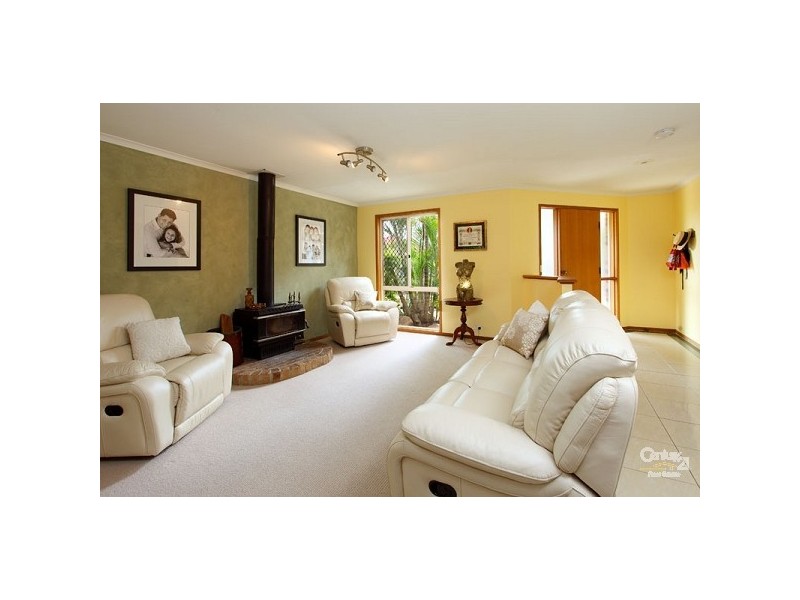 8 Brookvale Close, Kenmore Hills QLD 4069
