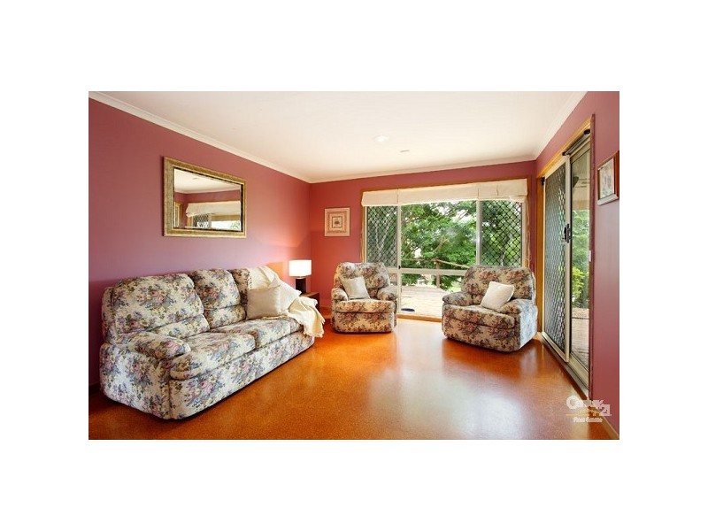 8 Brookvale Close, Kenmore Hills QLD 4069
