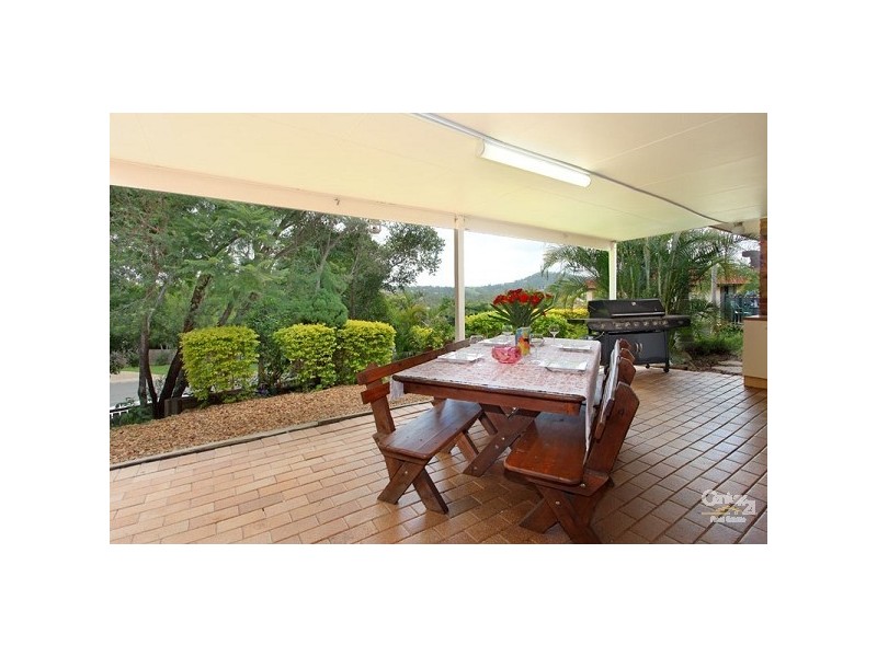 8 Brookvale Close, Kenmore Hills QLD 4069
