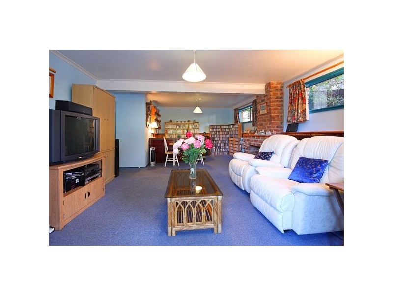 8 Paley Street, Kenmore Hills QLD 4069