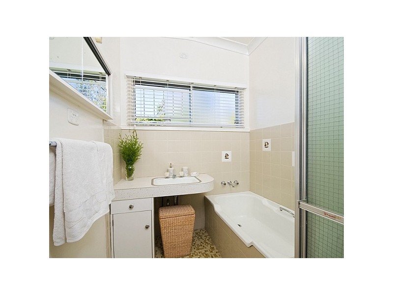 22 Belsize Street, Kenmore QLD 4069