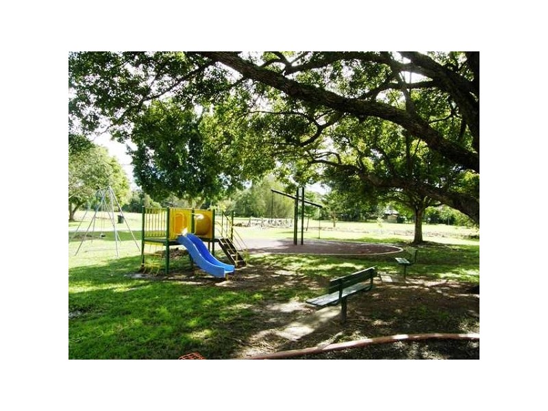 19 Moorfields Street, Fig Tree Pocket QLD 4069