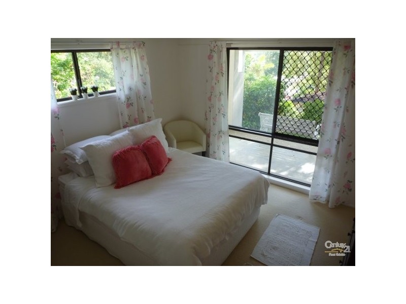 9 Kanooka Street, Bellbowrie QLD 4070