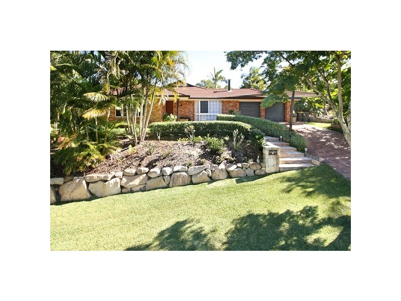 4 Hobson Court, Chapel Hill QLD 4069