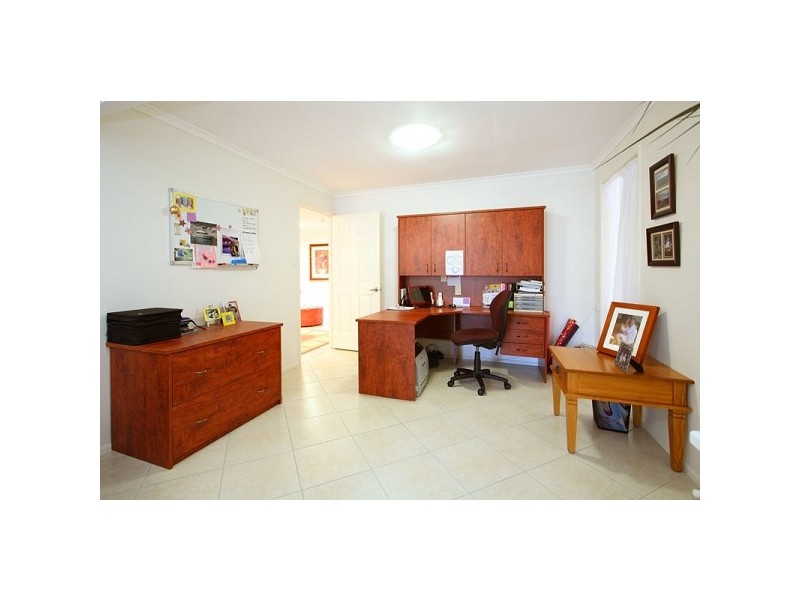 4 Hobson Court, Chapel Hill QLD 4069