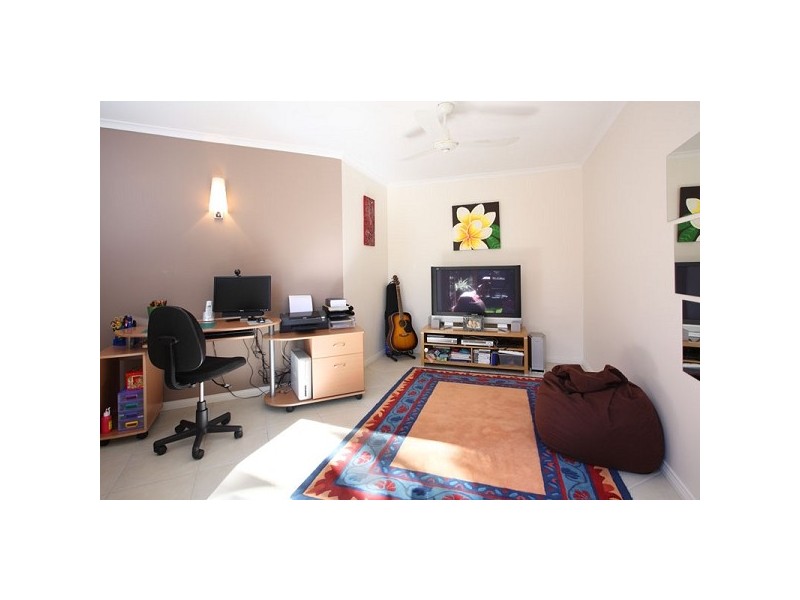 4 Hobson Court, Chapel Hill QLD 4069