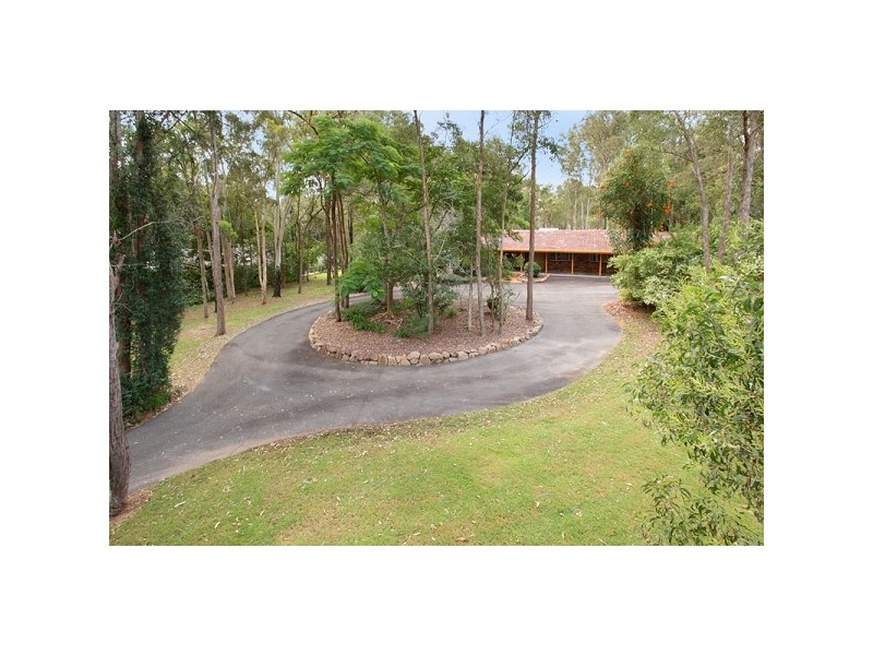 83 Sugars Road, Bellbowrie QLD 4070