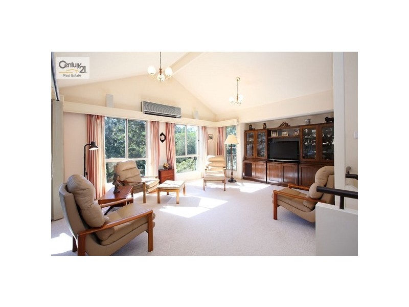 5 Shannan Place, Kenmore Hills QLD 4069