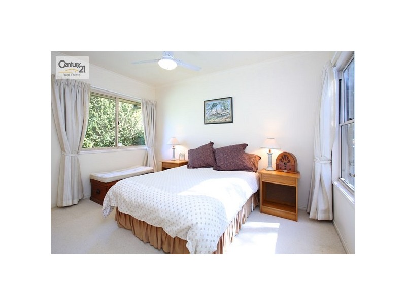 5 Shannan Place, Kenmore Hills QLD 4069