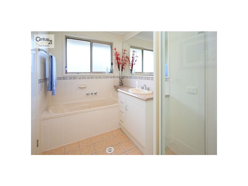 25 Yaggera Place, Bellbowrie QLD 4070