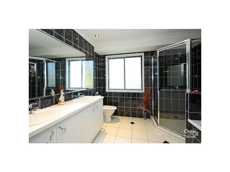 230B Sugars Road, Anstead QLD 4070