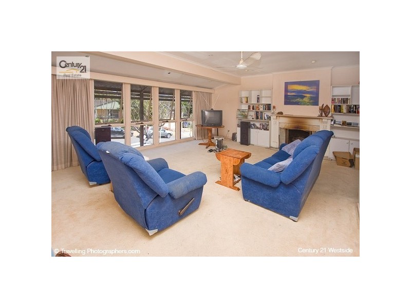 13 Moonlight Street, Kenmore QLD 4069