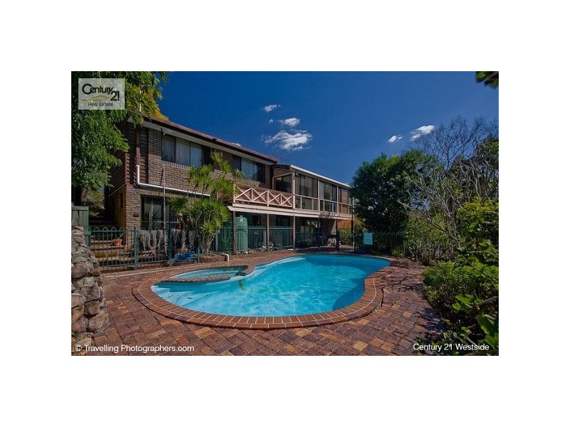 13 Moonlight Street, Kenmore QLD 4069
