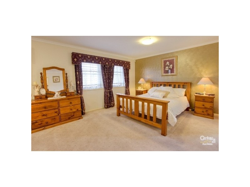 24 Blackbutt Place, Brookfield QLD 4069