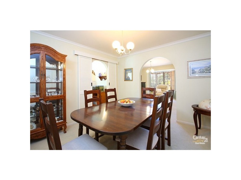 6 Bart Place, Chapel Hill QLD 4069