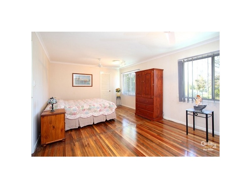 6 Bart Place, Chapel Hill QLD 4069