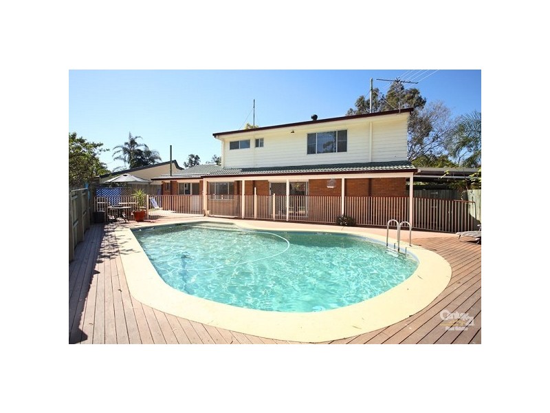 6 Bart Place, Chapel Hill QLD 4069