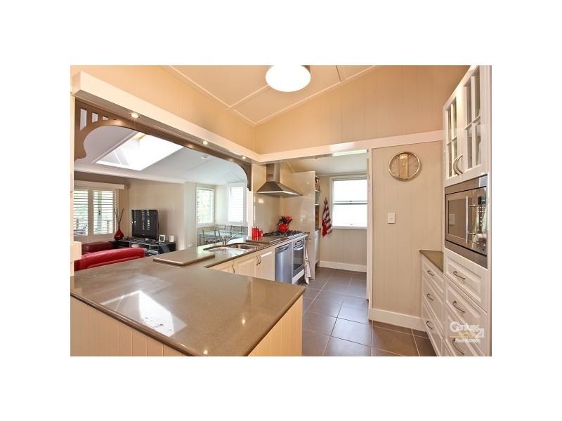 31 Amanda Street, Brookfield QLD 4069