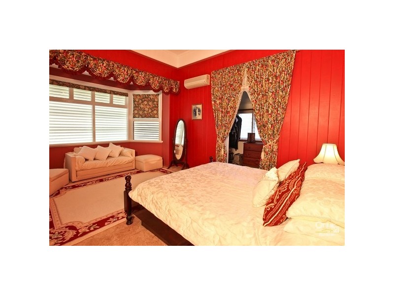 31 Amanda Street, Brookfield QLD 4069