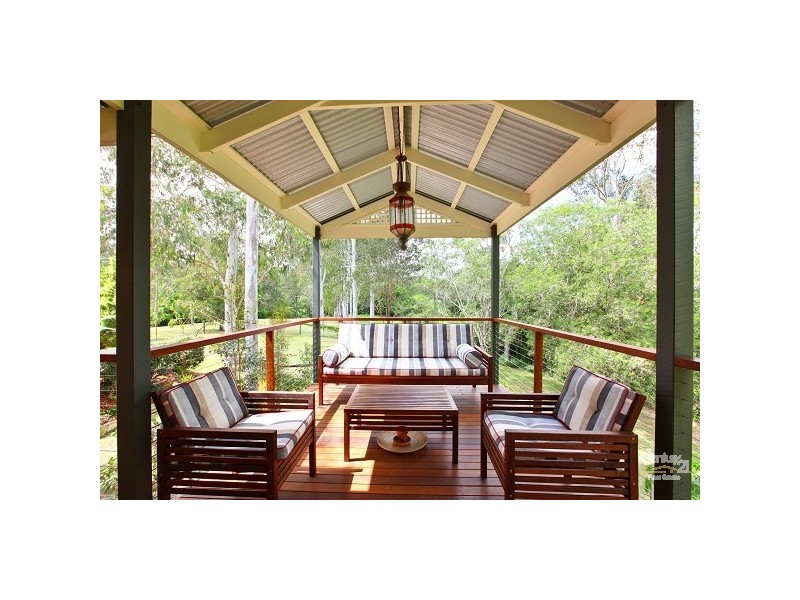 31 Amanda Street, Brookfield QLD 4069