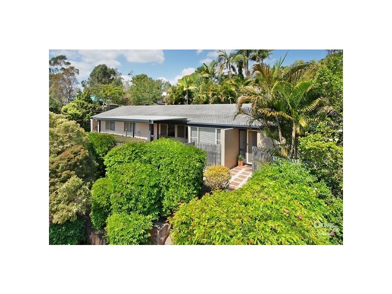21 Glen Frew Street, Kenmore QLD 4069