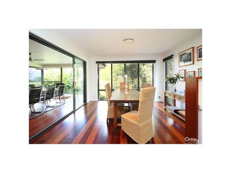 15 Amberelle Place, Chapel Hill QLD 4069