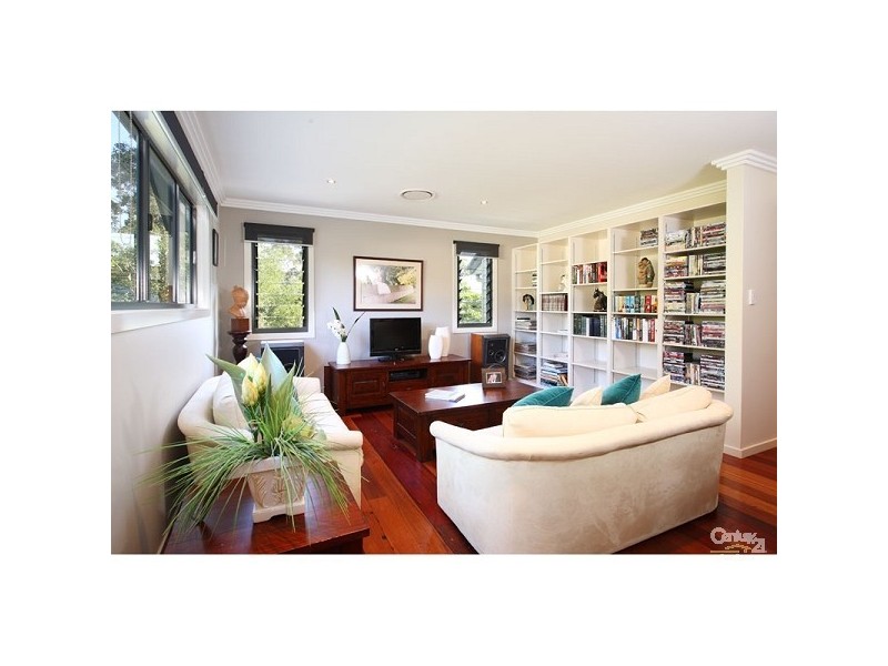 15 Amberelle Place, Chapel Hill QLD 4069