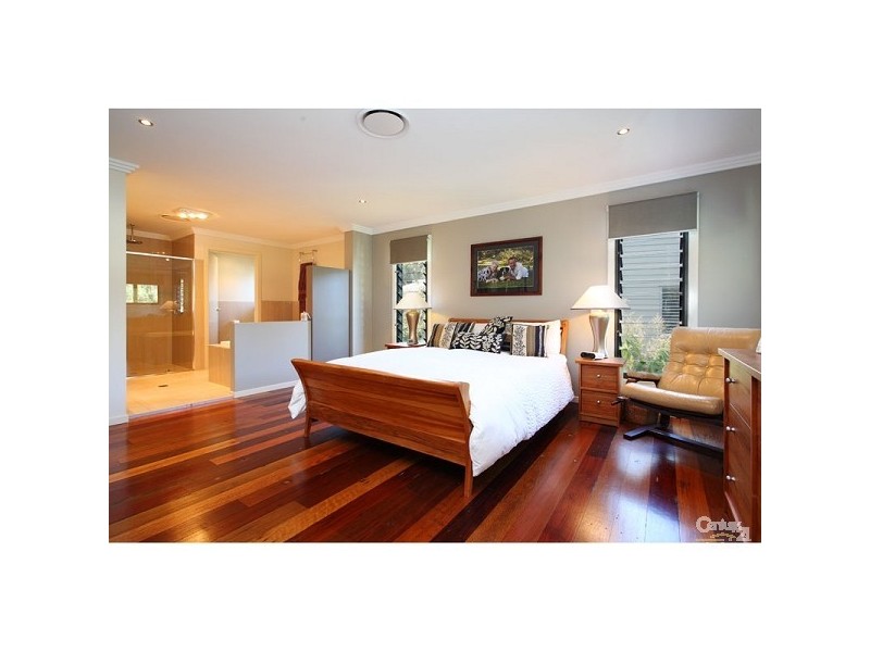 15 Amberelle Place, Chapel Hill QLD 4069