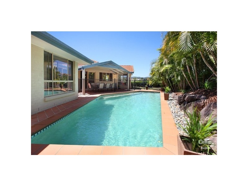 6 Olley Court, Brookfield QLD 4069