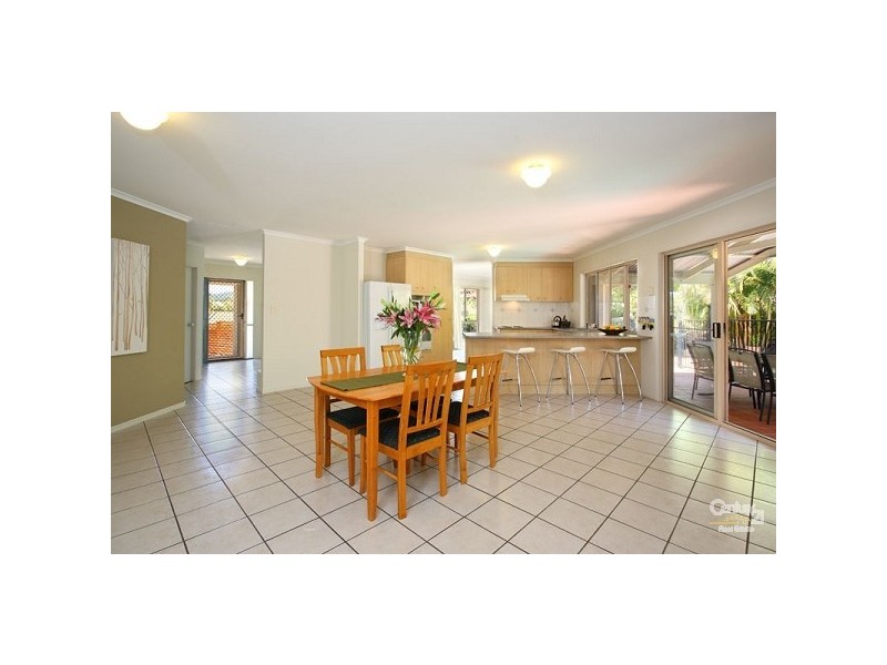 6 Olley Court, Brookfield QLD 4069