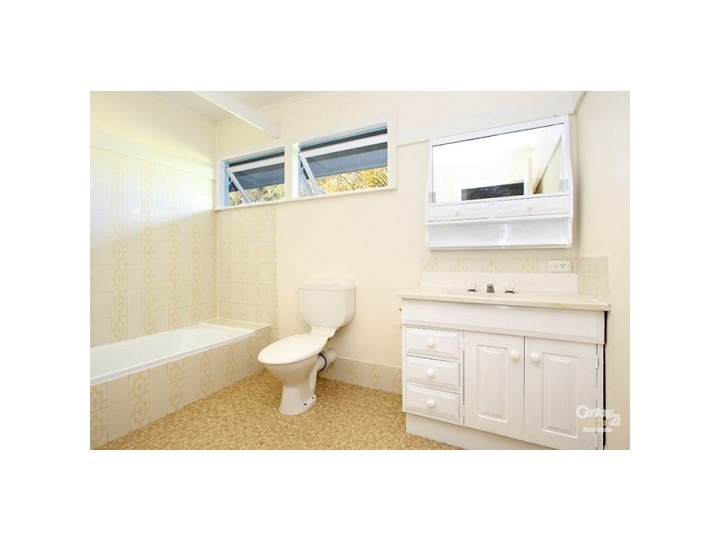 201 Chapel Hill Road, Chapel Hill QLD 4069