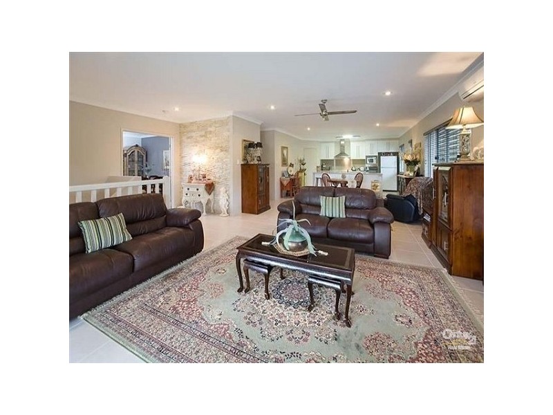 27 Vakuta Street, Fig Tree Pocket QLD 4069