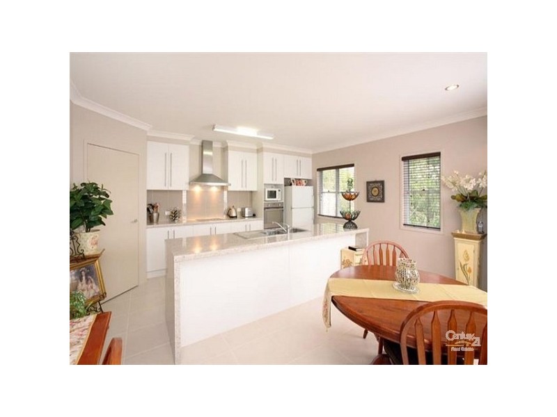 27 Vakuta Street, Fig Tree Pocket QLD 4069