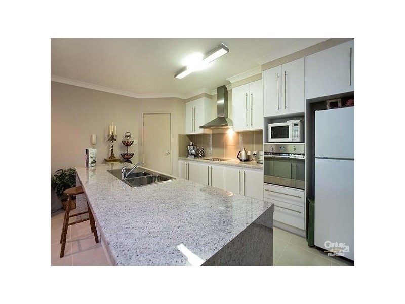 27 Vakuta Street, Fig Tree Pocket QLD 4069